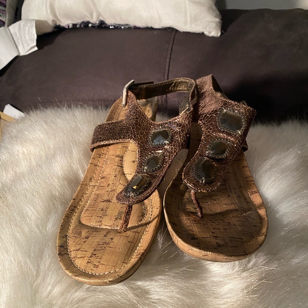 Brown/gold jeweled sandals
